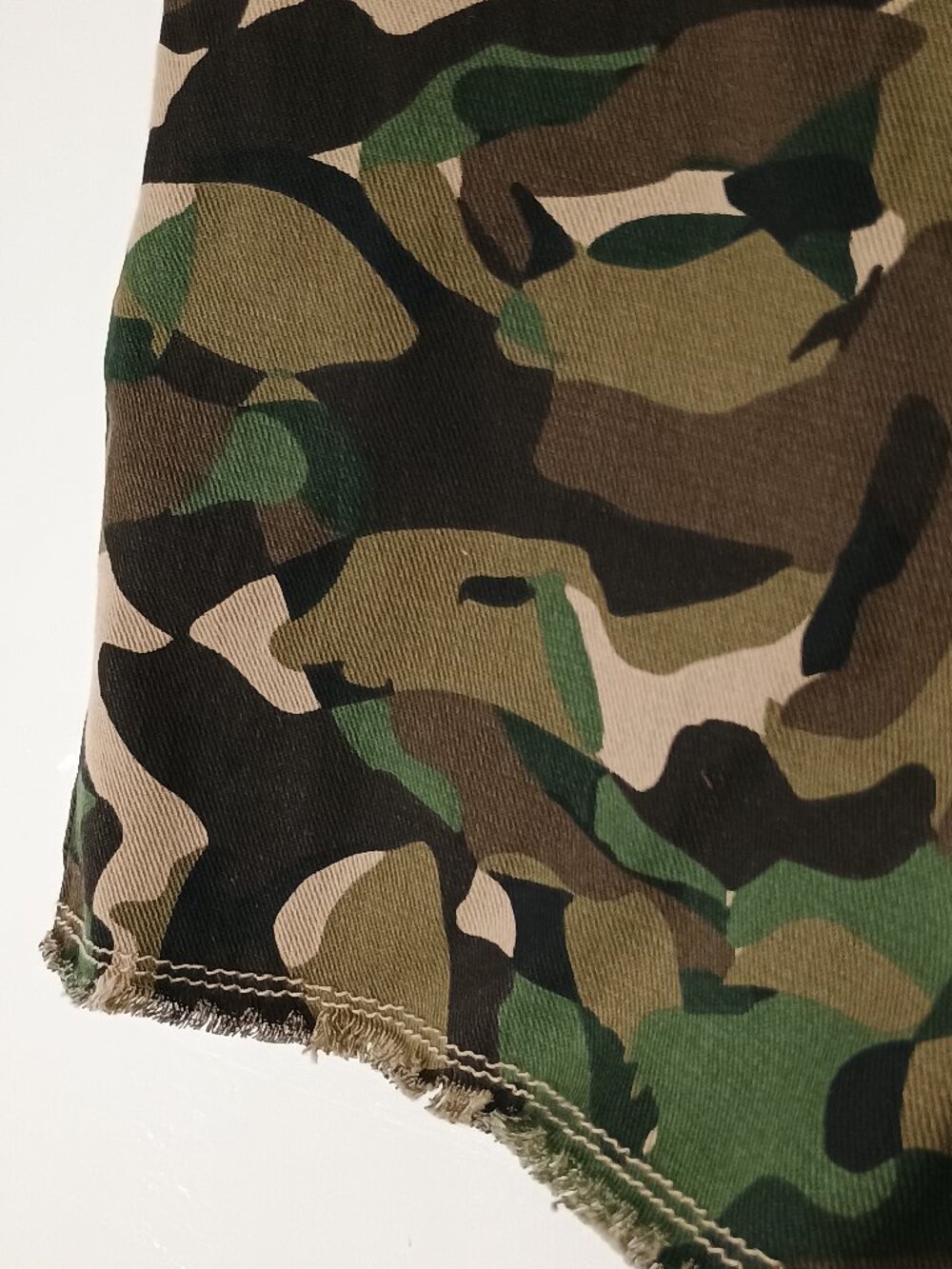 VENUS Camo Denim Cutoff Shorts Women's Size 12 Army Green Camouflage Stretch - Picture 5 of 7
